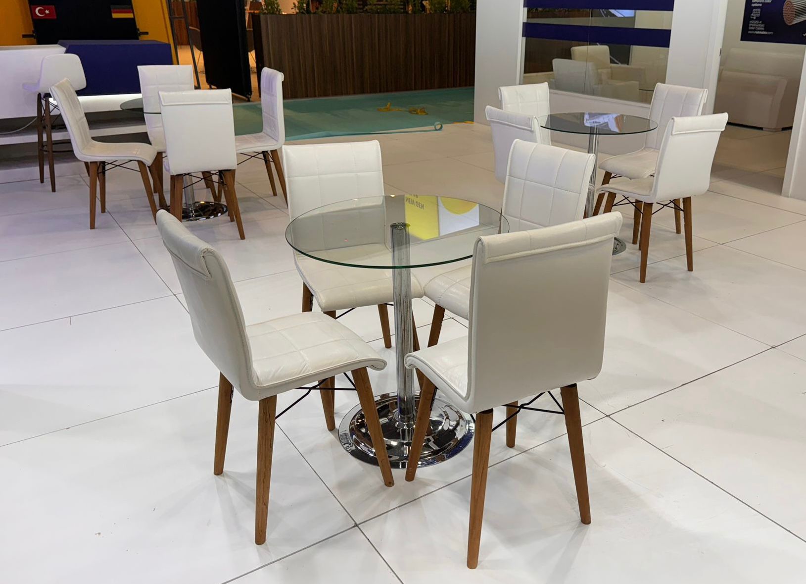 Düz beyaz sandalye 2