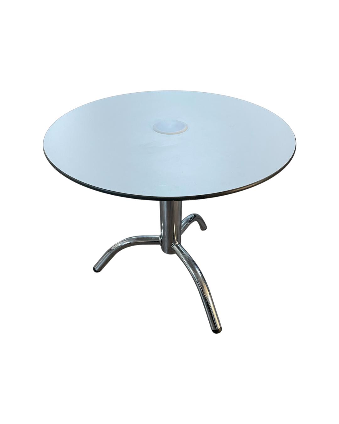 3 ayaklı özel yapım kompakt masa